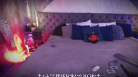 Charlotte online show from September 25, 6:00 pm