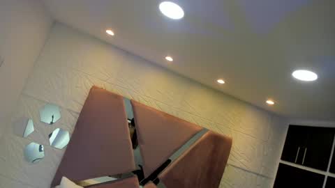 Charlotte Icee online show from December 4, 5:44 pm