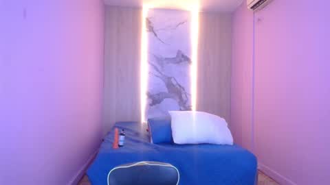 CHARLOTTE online show from January 25, 2:58 pm