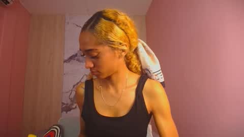 CHARLOTTE online show from October 18, 11:55 am