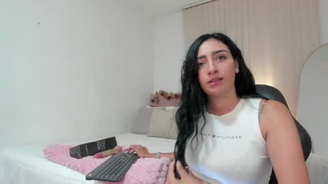 Snapshot of charlotte_pleasure chatting on June 3, 9:56 am Charlotte online show from June 3, 9:56 am