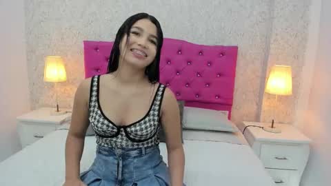 Snapshot of charlotte_ponce chatting on November 24, 11:32 am Chalotte online show from November 24, 11:32 am