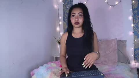 Snapshot of charlotte_princess_1 chatting on April 23, 3:19 am charlotte_princess_1 online show from April 23, 3:19 am