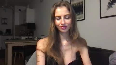 Snapshot of charlotte_roche chatting on October 6, 3:20 pm Charlotte Roche online show from October 6, 3:20 pm