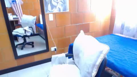 Snapshot of charlotte_temple chatting on September 19, 3:13 pm Charlotte online show from September 19, 3:13 pm