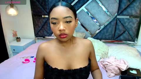 charlotte_walker1 online show from September 24, 3:54 am