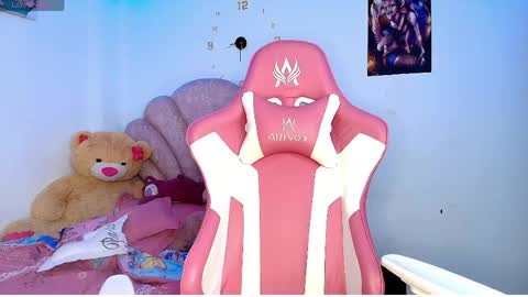 charlotte_walker1 online show from April 23, 12:23 am