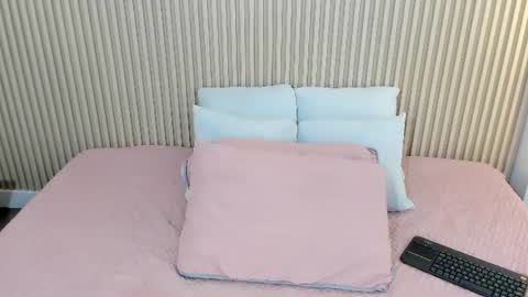 Snapshot of charlottebrowns__ chatting on July 17, 12:34 pm Charlotte online show from July 17, 12:34 pm