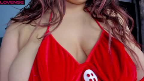 Snapshot of charlottee_lovee69 chatting on December 18, 10:57 pm Natalia online show from December 18, 10:57 pm