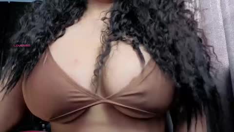 Snapshot of charlottee_lovee69 chatting on October 29, 6:53 pm Natalia online show from October 29, 6:53 pm