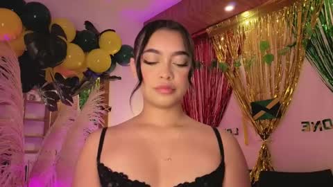 Snapshot of charlotteg18 chatting on April 17, 2:36 am Charlote online show from April 17, 2:36 am