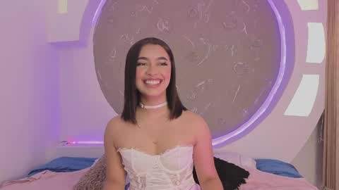 Snapshot of charlotteg18 chatting on April 25, 2:47 am Charlote online show from April 25, 2:47 am