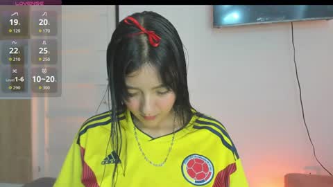 charlottekiss99 online show from June 18, 12:53 pm