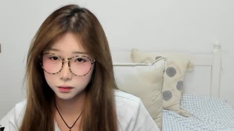 Snapshot of charlottelin chatting on January 11, 2:05 am Charlotte online show from January 11, 2:05 am