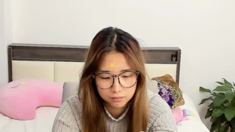 Snapshot of charlottelin chatting on March 18, 3:48 pm Charlotte online show from March 18, 3:48 pm