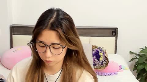 Snapshot of charlottelin chatting on March 19, 4:33 pm Charlotte online show from March 19, 4:33 pm