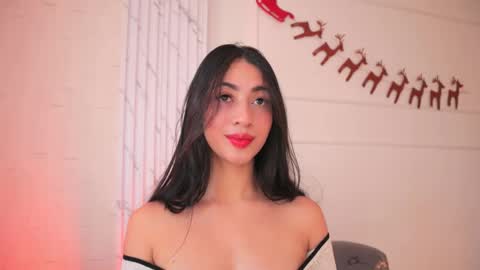 Lauren Rus online show from December 19, 12:45 pm