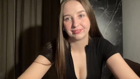 Snapshot of charlottexgold chatting on April 1, 8:50 pm CharlotteXGold online show from April 1, 8:50 pm