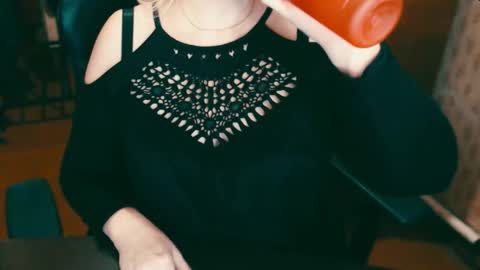 Snapshot of charlottextasty chatting on December 4, 9:51 am CharlotteXTasty online show from December 4, 9:51 am