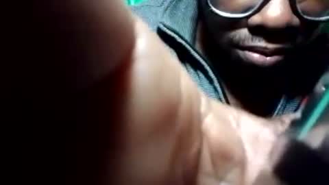 Snapshot of charly_vergonti_ chatting on June 24, 2:16 pm charly_vergonti_ online show from June 24, 2:16 pm