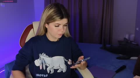 Kira online show from December 17, 6:53 pm