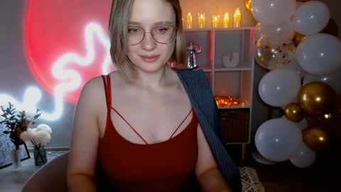 Michelle  online show from December 7, 1:03 am