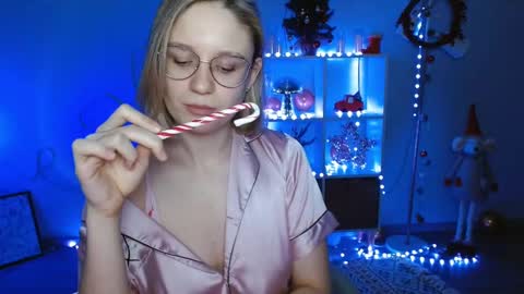 Michelle  online show from December 29, 4:05 am