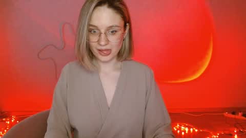 Michelle  online show from February 7, 5:41 am
