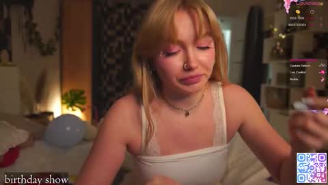 Snapshot of charming_daisy chatting on November 17, 1:17 pm my fansly Charming daisy My Wishlist for new toys online show from November 17, 1:17 pm