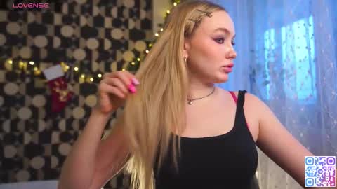 Snapshot of charming_daisy chatting on December 16, 9:14 am my fansly Charming daisy My Wishlist for new toys online show from December 16, 9:14 am