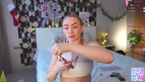 Snapshot of charming_daisy chatting on January 7, 10:07 am my fansly Charming daisy My Wishlist for new toys online show from January 7, 10:07 am