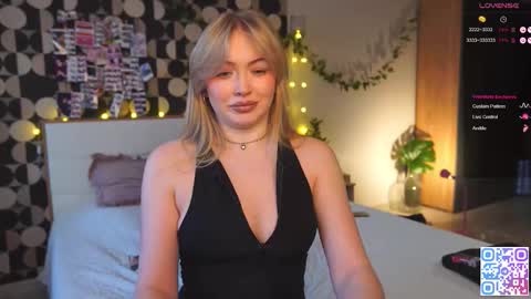 Snapshot of charming_daisy chatting on January 17, 1:05 pm my fansly Charming daisy My Wishlist for new toys online show from January 17, 1:05 pm