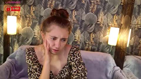 CharmingLIA online show from October 8, 2:36 pm