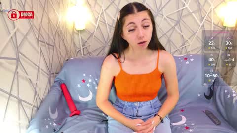 CharmingLIA online show from November 11, 9:15 pm