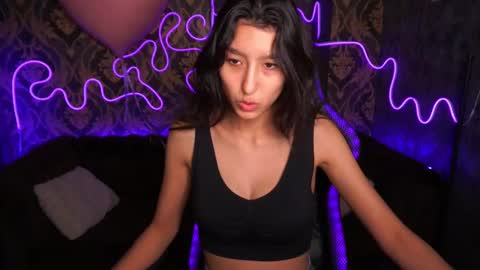 Snapshot of charmmocco chatting on February 15, 7:27 am SweetMoco online show from February 15, 7:27 am