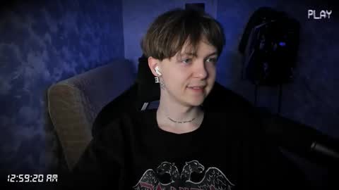 Snapshot of charonbaby1 chatting on September 10, 9:59 pm lynxy online show from September 10, 9:59 pm