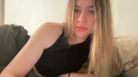 Snapshot of charrry chatting on June 16, 9:39 pm charrry online show from June 16, 9:39 pm