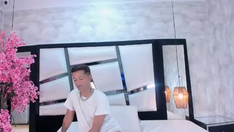       online show from April 23, 12:51 pm