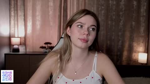 Snapshot of chasidygrandmaison chatting on June 6, 4:28 am Emilia online show from June 6, 4:28 am
