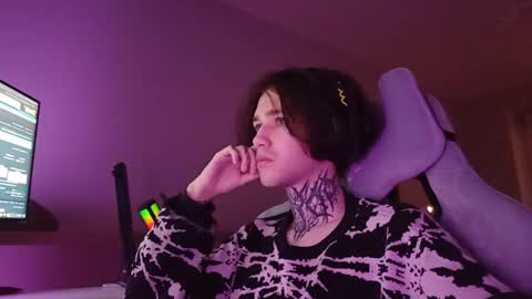 Snapshot of chasxr chatting on December 20, 2:07 am Ryan online show from December 20, 2:07 am