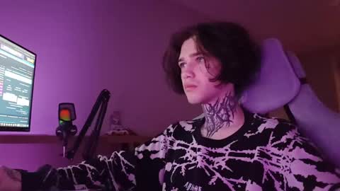 Snapshot of chasxr chatting on December 23, 4:32 am Ryan online show from December 23, 4:32 am