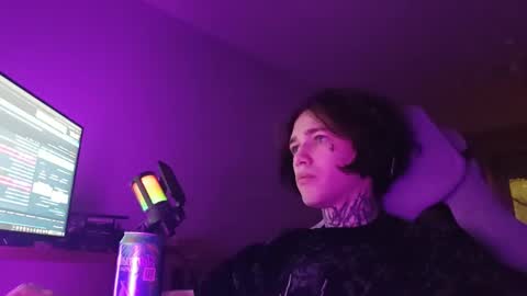 Snapshot of chasxr chatting on January 8, 6:32 pm Ryan online show from January 8, 6:32 pm