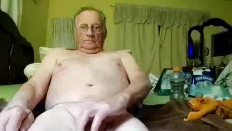 chatoffmale60 online show from November 16, 1:49 pm