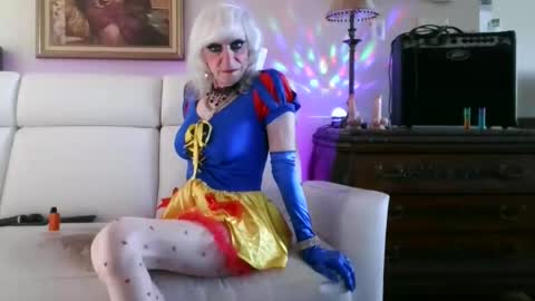 Snapshot of chaton897 chatting on March 6, 5:53 pm kitty or chaton897 online show from March 6, 5:53 pm