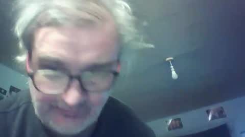 lee online show from February 17, 9:32 pm