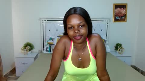 Snapshot of chayenie chatting on October 13, 5:07 am Cheyenne online show from October 13, 5:07 am