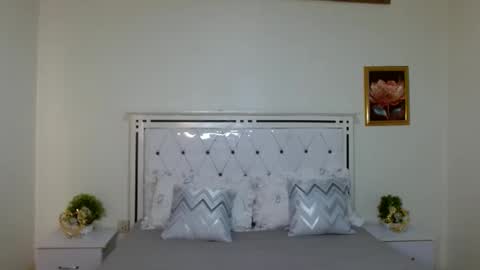 Snapshot of chayenie chatting on October 21, 5:08 am Cheyenne online show from October 21, 5:08 am