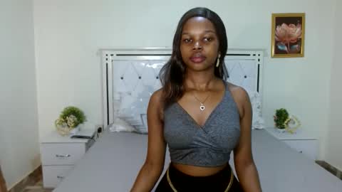 Snapshot of chayenie chatting on October 25, 5:04 am Cheyenne online show from October 25, 5:04 am