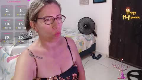 CHAYLA VICTORIA RUIZ  online show from October 17, 11:40 pm