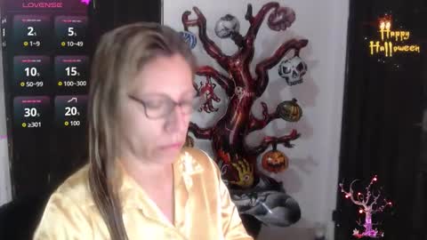 CHAYLA VICTORIA RUIZ  online show from November 2, 11:01 am